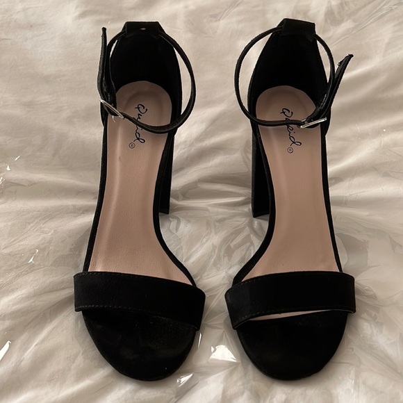 Black Faux Suede Leather 6.5 Glamorous Strappy 4” Heels - Picture 4 of 11